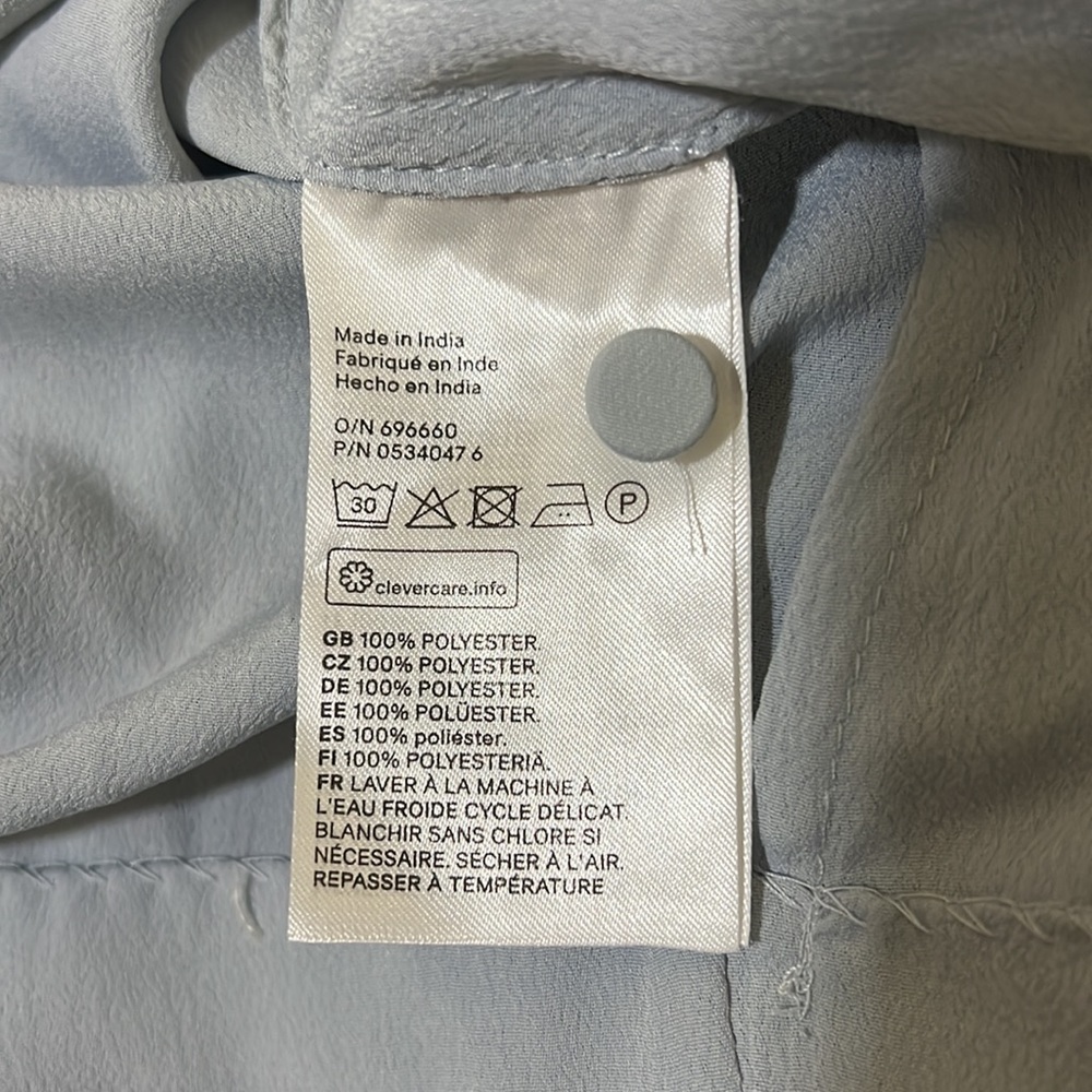 H & M Beautiful long sleeve Light Blue blouse. - Picture 10 of 11